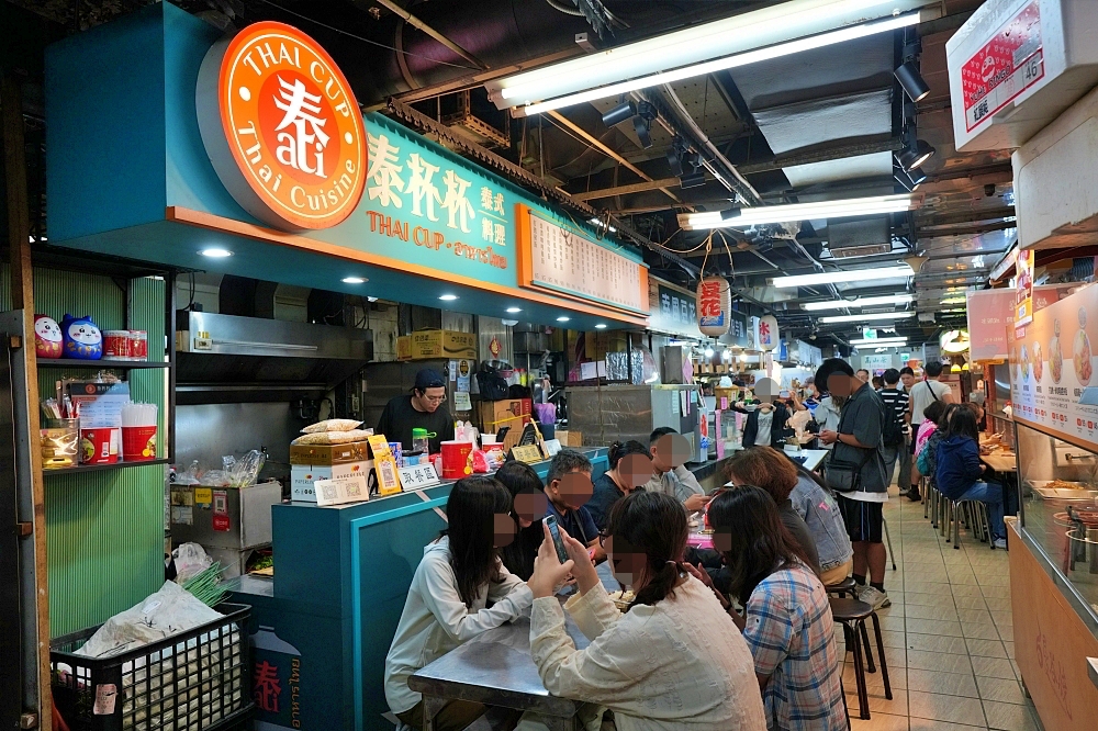 宜蘭美食⎮老曹曹記牛肉麵。滷味豪氣，大碗粗飽的牛肉麵！ @捲捲頭 ♡ 品味生活