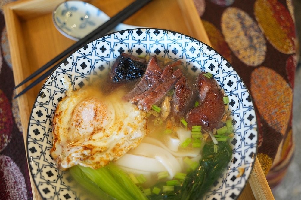 【叭噗茶室】隱藏版老宅港式小食，神級炭火叉燒飯與道地港味漏奶西多士 @捲捲頭 ♡ 品味生活