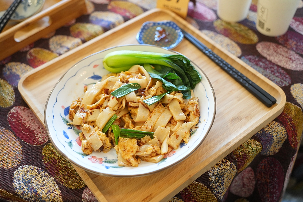 【叭噗茶室】隱藏版老宅港式小食，神級炭火叉燒飯與道地港味漏奶西多士 @捲捲頭 ♡ 品味生活