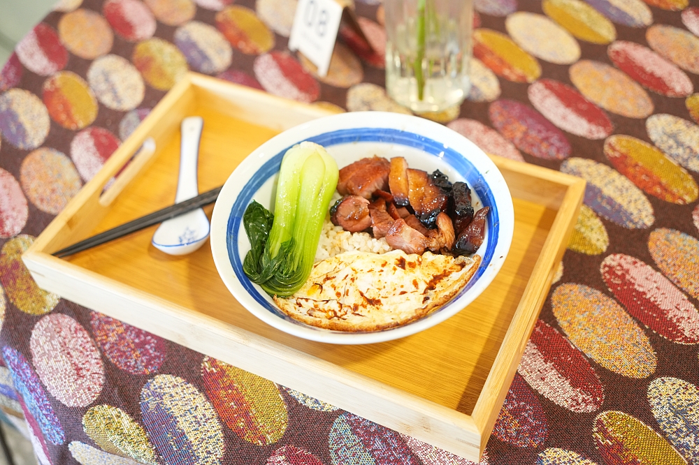 【叭噗茶室】隱藏版老宅港式小食，神級炭火叉燒飯與道地港味漏奶西多士 @捲捲頭 ♡ 品味生活