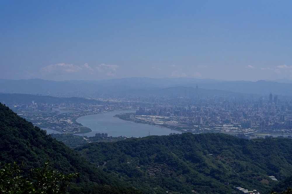 【牛港稜步道】觀音山隱藏版大景,直擊台北港與淡江大橋絕美海景 @捲捲頭 ♡ 品味生活 【牛港稜步道】觀音山隱藏版大景,直擊台北港與淡江大橋絕美海景 @捲捲頭 ♡ 品味生活