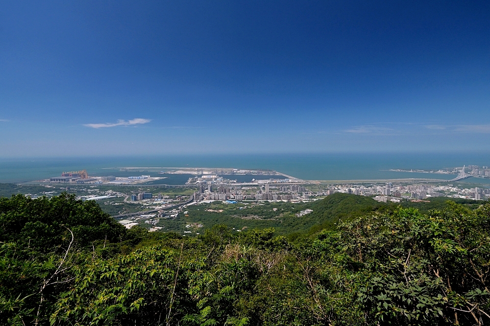 【牛港稜步道】觀音山隱藏版大景,直擊台北港與淡江大橋絕美海景 @捲捲頭 ♡ 品味生活 【牛港稜步道】觀音山隱藏版大景,直擊台北港與淡江大橋絕美海景 @捲捲頭 ♡ 品味生活