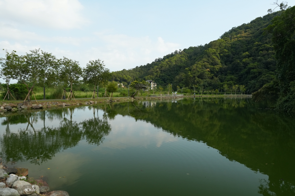 【大湖風景特定區】2026宜蘭免費秘境！四季變色天鵝湖、交通停車懶人包 @捲捲頭 ♡ 品味生活