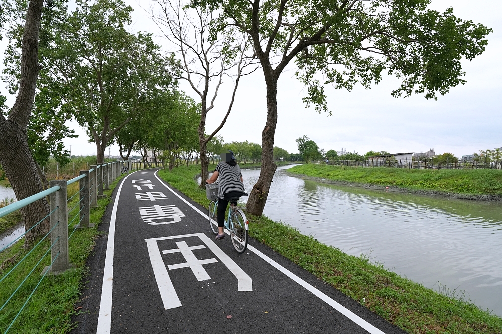 【五結水岸花樹廊道】宜蘭五結私房景點,舊河道大變身!雙向自行車道、秋日悠閒散步全攻略 @捲捲頭 ♡ 品味生活 【五結水岸花樹廊道】宜蘭五結私房景點,舊河道大變身!雙向自行車道、秋日悠閒散步全攻略 @捲捲頭 ♡ 品味生活
