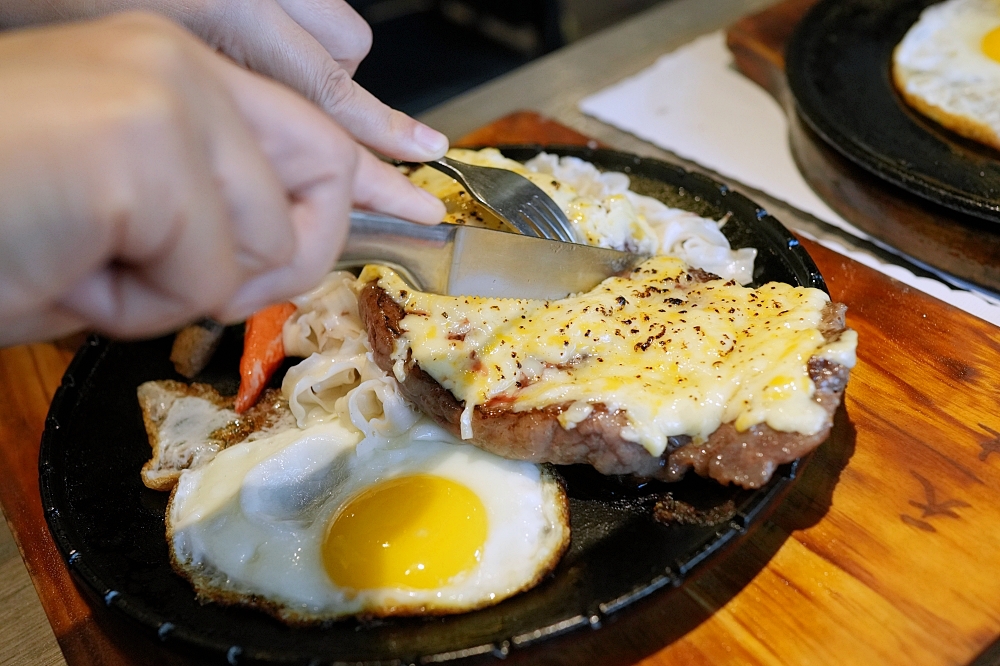 【天牛私廚牛排】爆汁原肉配新品炙燒特製乳酪，鹹甜濃郁太邪惡！ @捲捲頭 ♡ 品味生活
