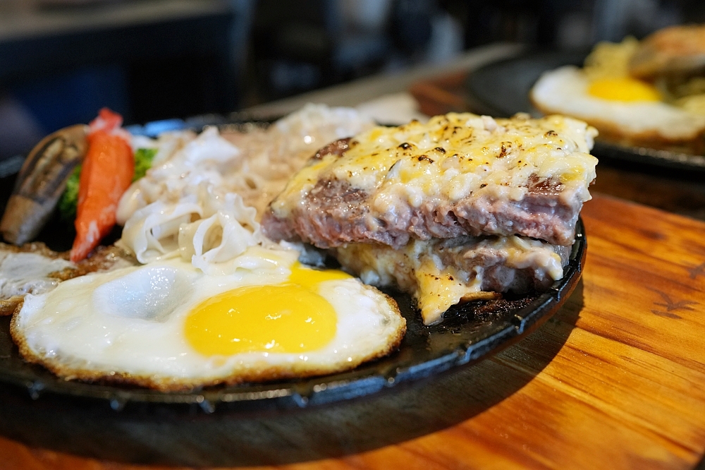 【天牛私廚牛排】爆汁原肉配新品炙燒特製乳酪，鹹甜濃郁太邪惡！ @捲捲頭 ♡ 品味生活