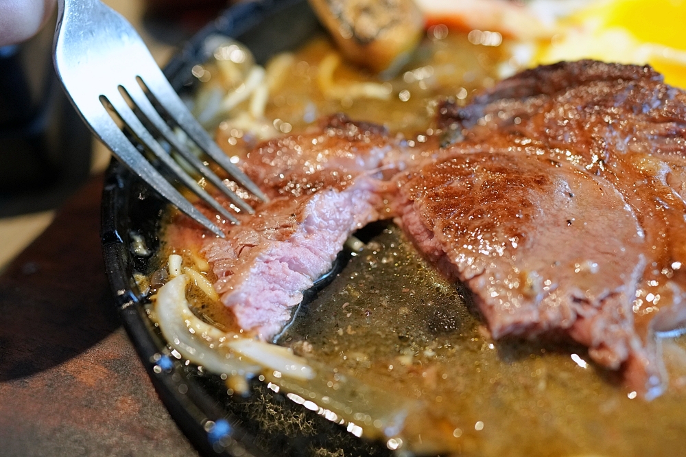 【天牛私廚牛排】爆汁原肉配新品炙燒特製乳酪，鹹甜濃郁太邪惡！ @捲捲頭 ♡ 品味生活