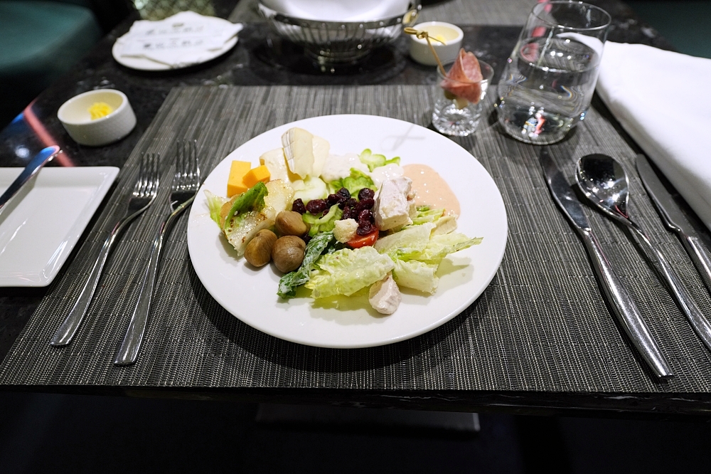 【圓山飯店牛排館】網評4.4星，乾濕式熟成牛排與超有誠意半自助輕食吧 @捲捲頭 ♡ 品味生活
