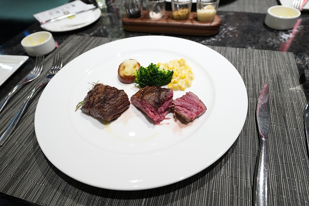【圓山飯店牛排館】網評4.4星，乾濕式熟成牛排與超有誠意半自助輕食吧 @捲捲頭 ♡ 品味生活