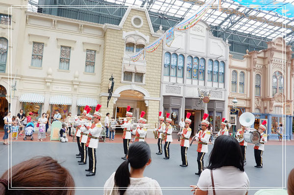 <東京親子自助旅行－7 > 東京迪士尼之小小孩攻略。勇闖迪士尼的四隻豬 (上) @捲捲頭 ♡ 品味生活