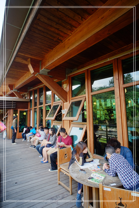 台北》北投溫泉博物館＋北投圖書館。溫馨小巧的圖書館，三層木结構建築，外觀典雅精緻。 @捲捲頭 ♡ 品味生活