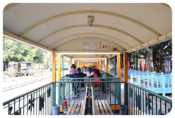 台南烏樹林休閒園區，火車迷必看，坐五分車逛甘蔗田吃糖廠冰棒，還能順遊吃超美味的東山鴨頭！ @捲捲頭 ♡ 品味生活