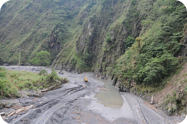 南投武界，摩摩納爾野溪瀑布探險之旅，雲的故鄉需跋山涉水才能到的隱世仙境～ @捲捲頭 ♡ 品味生活