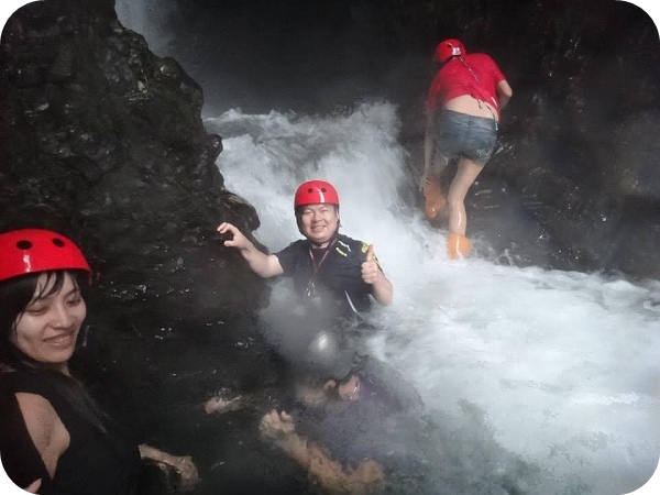 南投武界，摩摩納爾野溪瀑布探險之旅，雲的故鄉需跋山涉水才能到的隱世仙境～ @捲捲頭 ♡ 品味生活