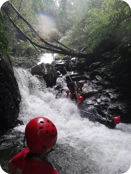 南投武界，摩摩納爾野溪瀑布探險之旅，雲的故鄉需跋山涉水才能到的隱世仙境～ @捲捲頭 ♡ 品味生活