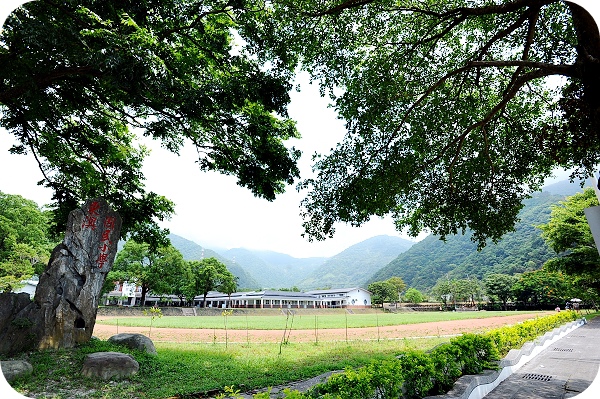 瓏山林館外行程。小小獵人體驗：竹筒飯DIY，射箭，設陷阱，原住民餐，東岳湧泉 @捲捲頭 ♡ 品味生活