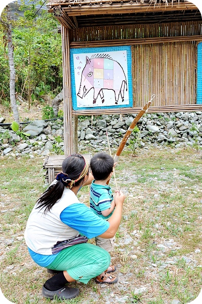 瓏山林館外行程。小小獵人體驗：竹筒飯DIY，射箭，設陷阱，原住民餐，東岳湧泉 @捲捲頭 ♡ 品味生活