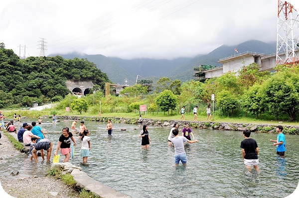 瓏山林館外行程。小小獵人體驗：竹筒飯DIY，射箭，設陷阱，原住民餐，東岳湧泉 @捲捲頭 ♡ 品味生活