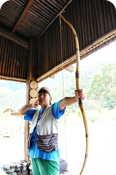 瓏山林館外行程。小小獵人體驗：竹筒飯DIY，射箭，設陷阱，原住民餐，東岳湧泉 @捲捲頭 ♡ 品味生活