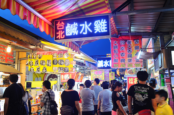 餵乳牛，摸蛤仔，七星潭賞海景。還有東大門找美食再衝月盧梅子雞，晚上與幾米相擁入睡。保證精彩又好玩！ @捲捲頭 ♡ 品味生活