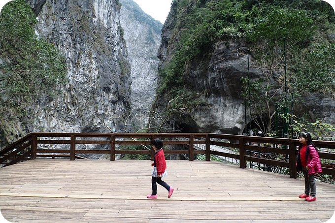 ▋花蓮美食 ▋必吃的香蕉冰、傳道冰在南澳建華冰店★ 花蓮必買檸檬汁，酸甜的口感好開胃，新城佳興冰果室！ @捲捲頭 ♡ 品味生活