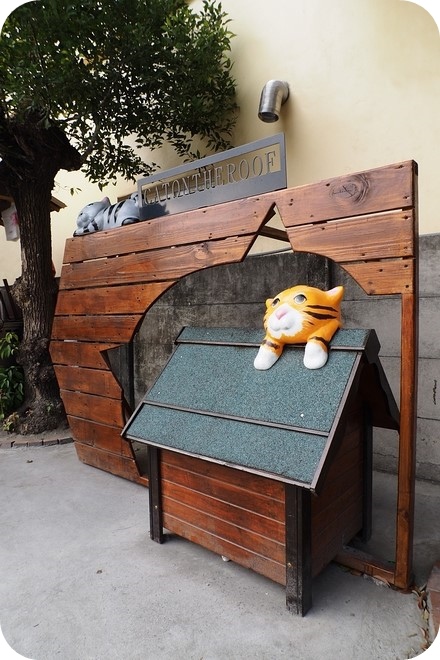 【雲林虎尾景點】 頂溪貓咪彩繪，屋頂上的貓，cat on the roof @捲捲頭 ♡ 品味生活