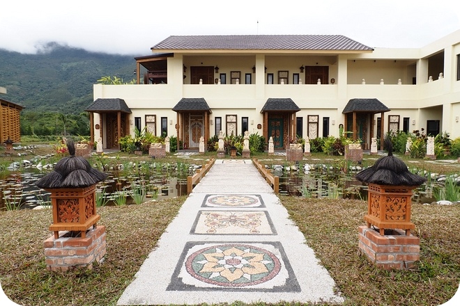 花蓮住宿》峇里布達雅Bali Budaya。秒飛峇里島，原汁原味老物件，超夢幻白紗公主床，看不完的田野風光，超放鬆！ @捲捲頭 ♡ 品味生活