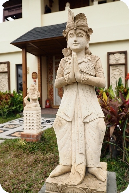 花蓮住宿》峇里布達雅Bali Budaya。秒飛峇里島，原汁原味老物件，超夢幻白紗公主床，看不完的田野風光，超放鬆！ @捲捲頭 ♡ 品味生活