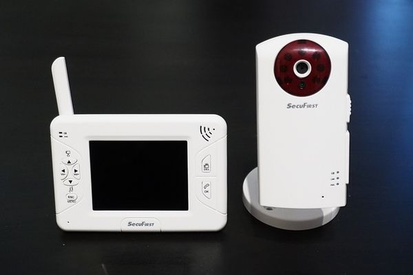 【寶寶監視器推薦】 SecuFirst BB-A011螢幕升級版。有聲音偵測、雙向音樂播放及通話、還有300公尺同步傳送接收。 @捲捲頭 ♡ 品味生活