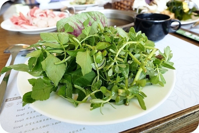 台東》原生應用植物園。超可愛動物朋友集合啦！駝鳥、羊咩咩陪你跑，還有百草菇菇鍋吃到飽！ @捲捲頭 ♡ 品味生活