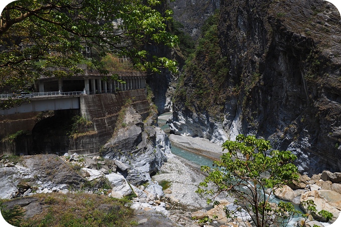 花蓮【太魯閣景點】2024太魯閣一日遊，九曲洞,燕子口,印地安酋長岩,白楊步道還有最新布洛灣山月吊橋～ @捲捲頭 ♡ 品味生活