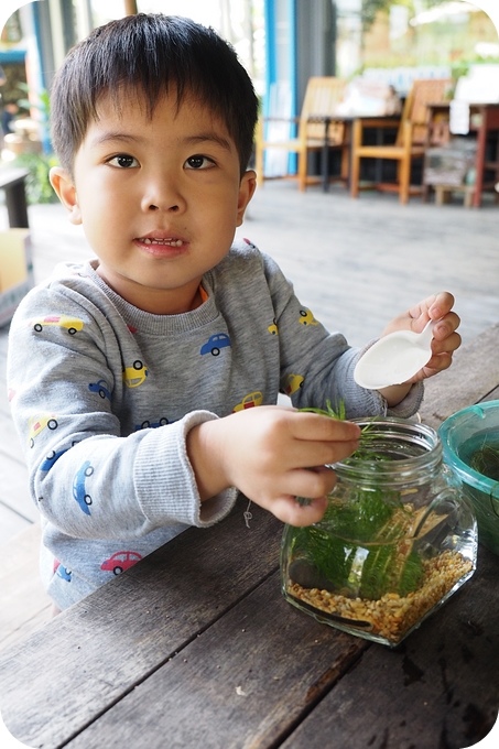 ▋宜蘭景點 ▋花泉有機休閒農場。好玩的跳跳池‼能撈魚，摸蜆，捉小蝦做生態瓶，還有超沁涼的湧泉上盪鞦韆！ @捲捲頭 ♡ 品味生活