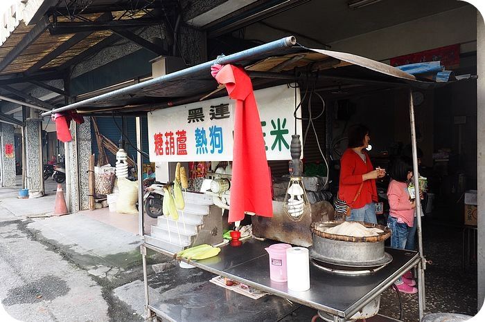 【員山】阿嬤臭豆腐，黑連烤玉米，銅板價輕鬆點，美食下午茶在這裡！ @捲捲頭 ♡ 品味生活