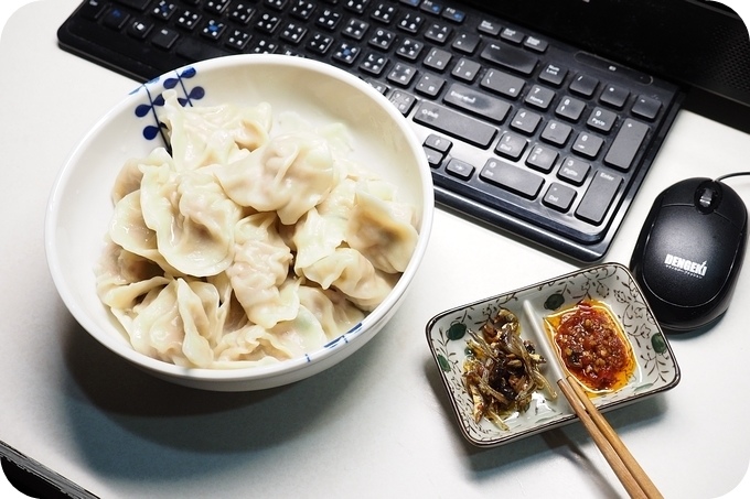 【團購美食】皇品手作坊，又香又辣，好吃到爆，口水滴滿桌。韓式泡菜，黃金泡菜，蒜蓉辣椒醬，辣味小魚干。 @捲捲頭 ♡ 品味生活