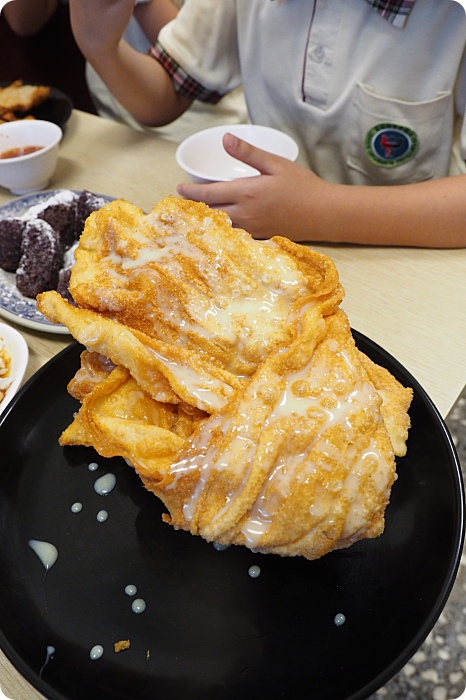 ▋宜蘭美食 ▋米玲坊雲南美食：地址、電話、價格一覽表。口味獨特，經濟實惠，必點黑糯米粑粑、椒麻雞還有涼拌五花肉，開胃好好吃喔！ @捲捲頭 ♡ 品味生活