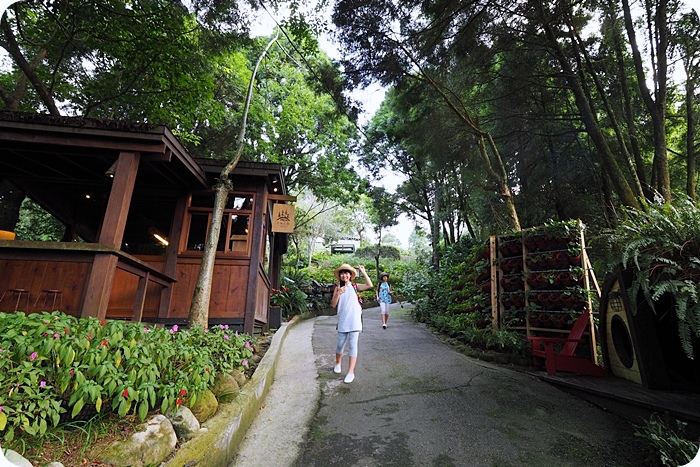 台中新社薰衣草森林》森林探索家到森林聽樹木流水聲，焦糖烤水果，體驗好玩的手做DIY活動！ @捲捲頭 ♡ 品味生活