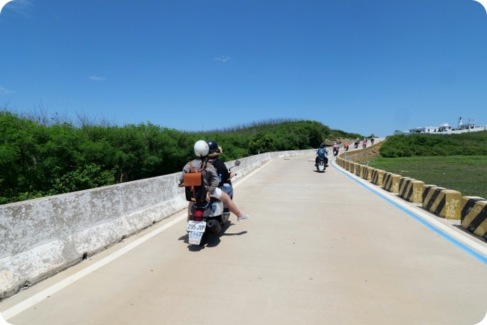 澎湖七美一日遊》七美機車環島（雙心石滬、小台灣、南嶼城），巡航東、西嶼坪嶼X海鷗餵食秀。 @捲捲頭 ♡ 品味生活