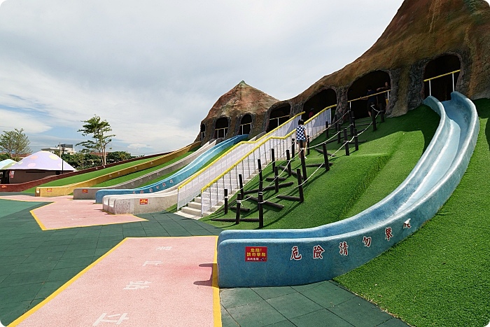 【苗栗】獅山親子公園，歡樂親子景點，秒到日本瀧野鈴蘭丘陵公園玩水、攀岩、火炎山溜滑梯！ @捲捲頭 ♡ 品味生活