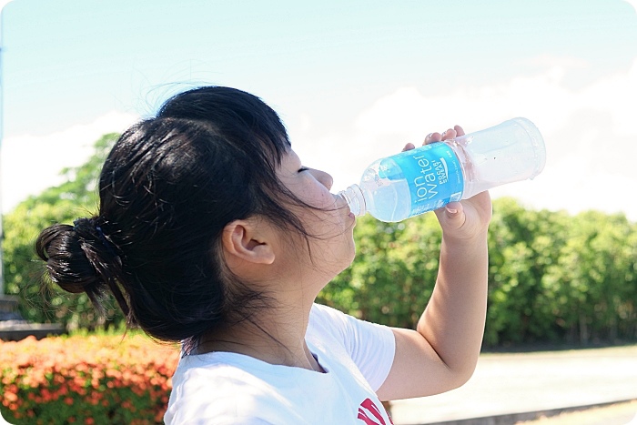 寶礦力水得 ion water⎪低卡新配方X淺藍色瓶裝，迅速補充夏天流失的水分與電解質！ @捲捲頭 ♡ 品味生活