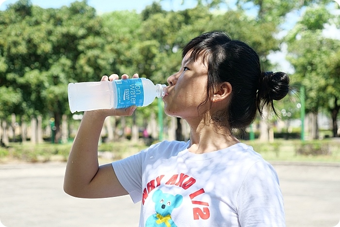 寶礦力水得 ion water⎪低卡新配方X淺藍色瓶裝，迅速補充夏天流失的水分與電解質！ @捲捲頭 ♡ 品味生活